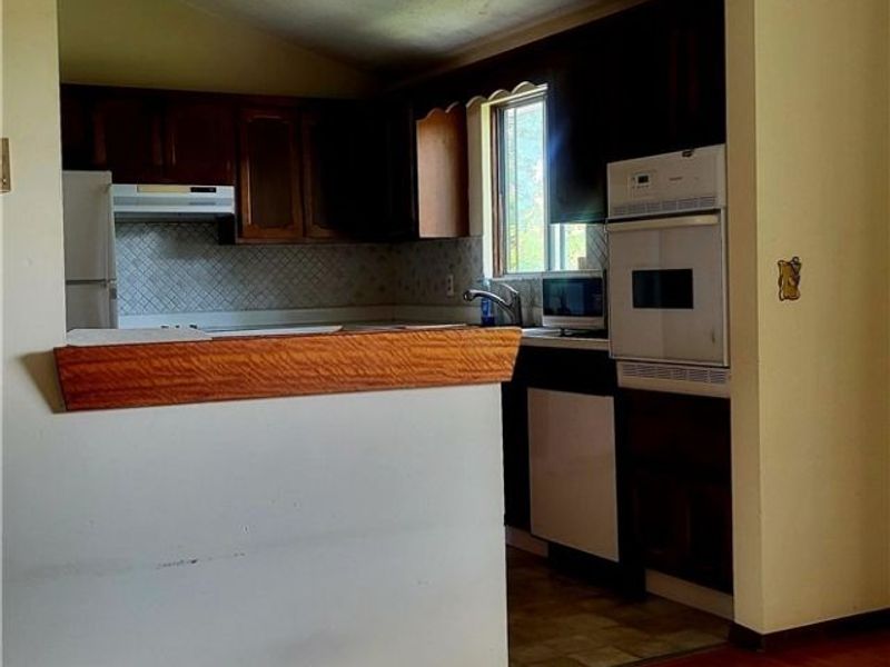 3161 Marda Drive, Parma, OH 44134 Photo 3