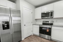 112 Hale Road  photo 4
