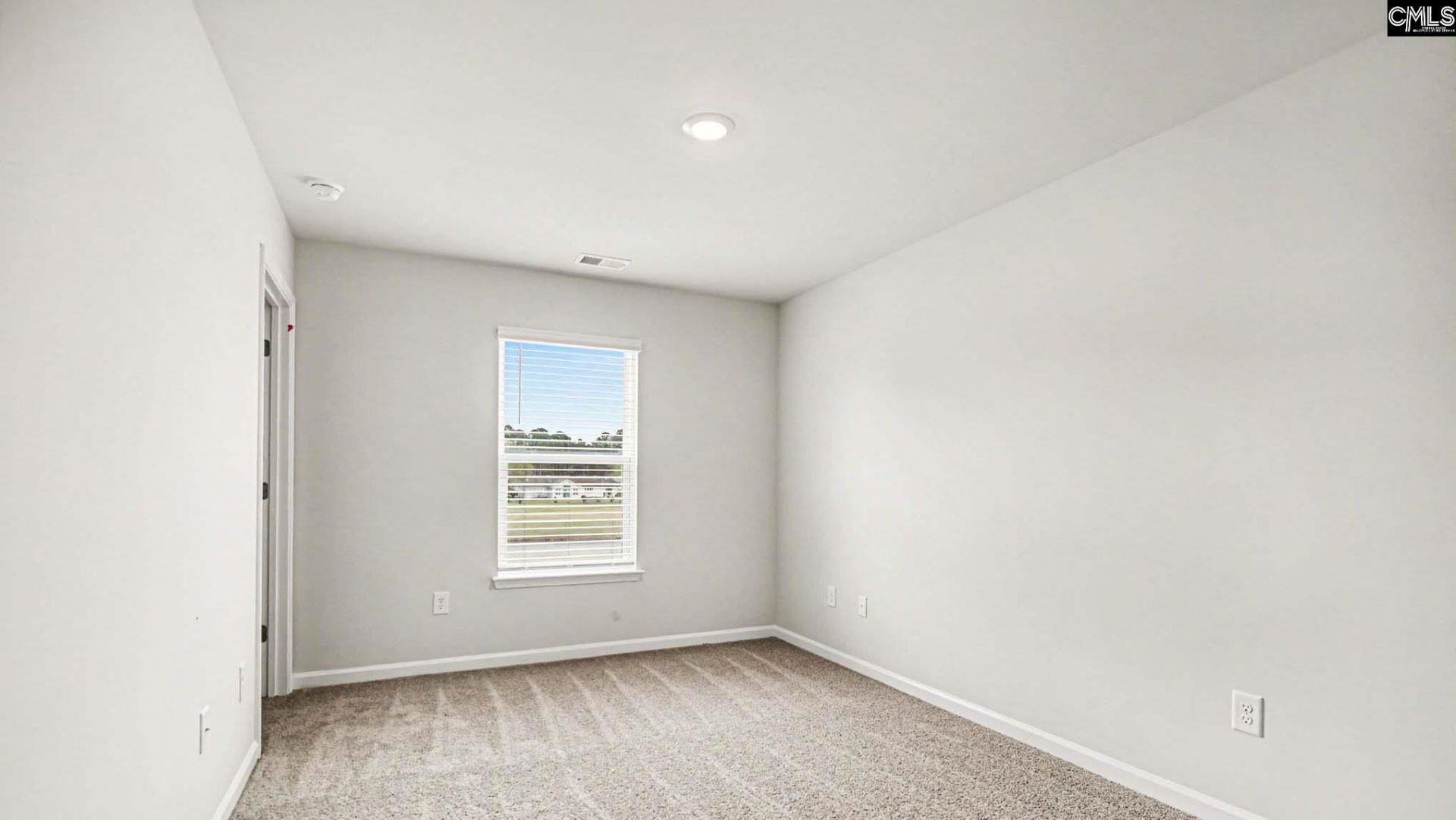 112 Hale Road  Photo 7