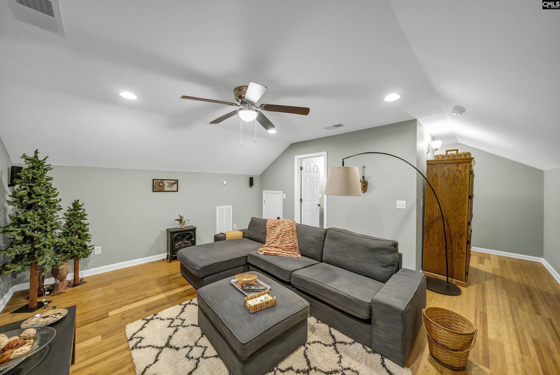 2068 Blacksgate E Photo 14