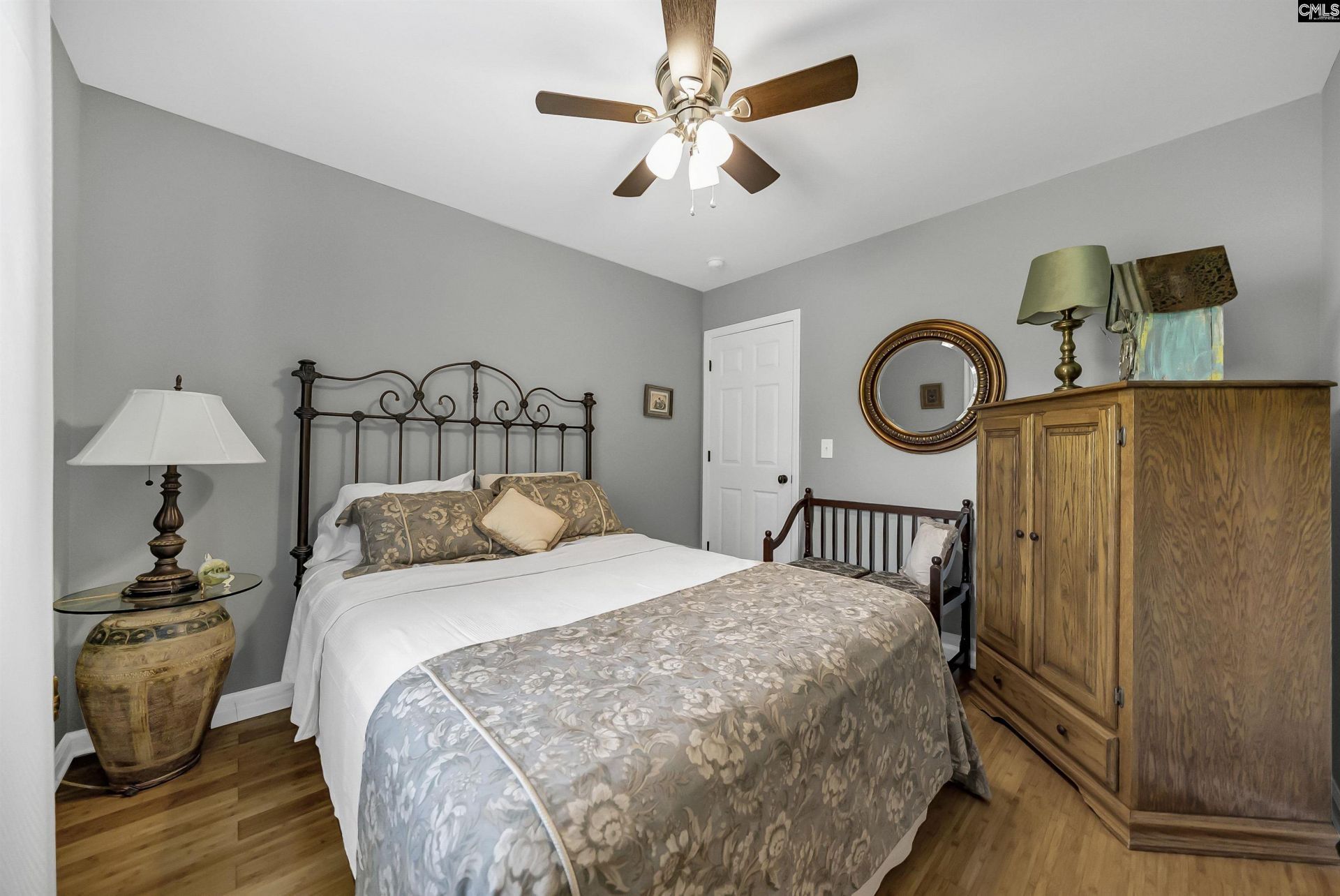 2068 Blacksgate E Photo 23