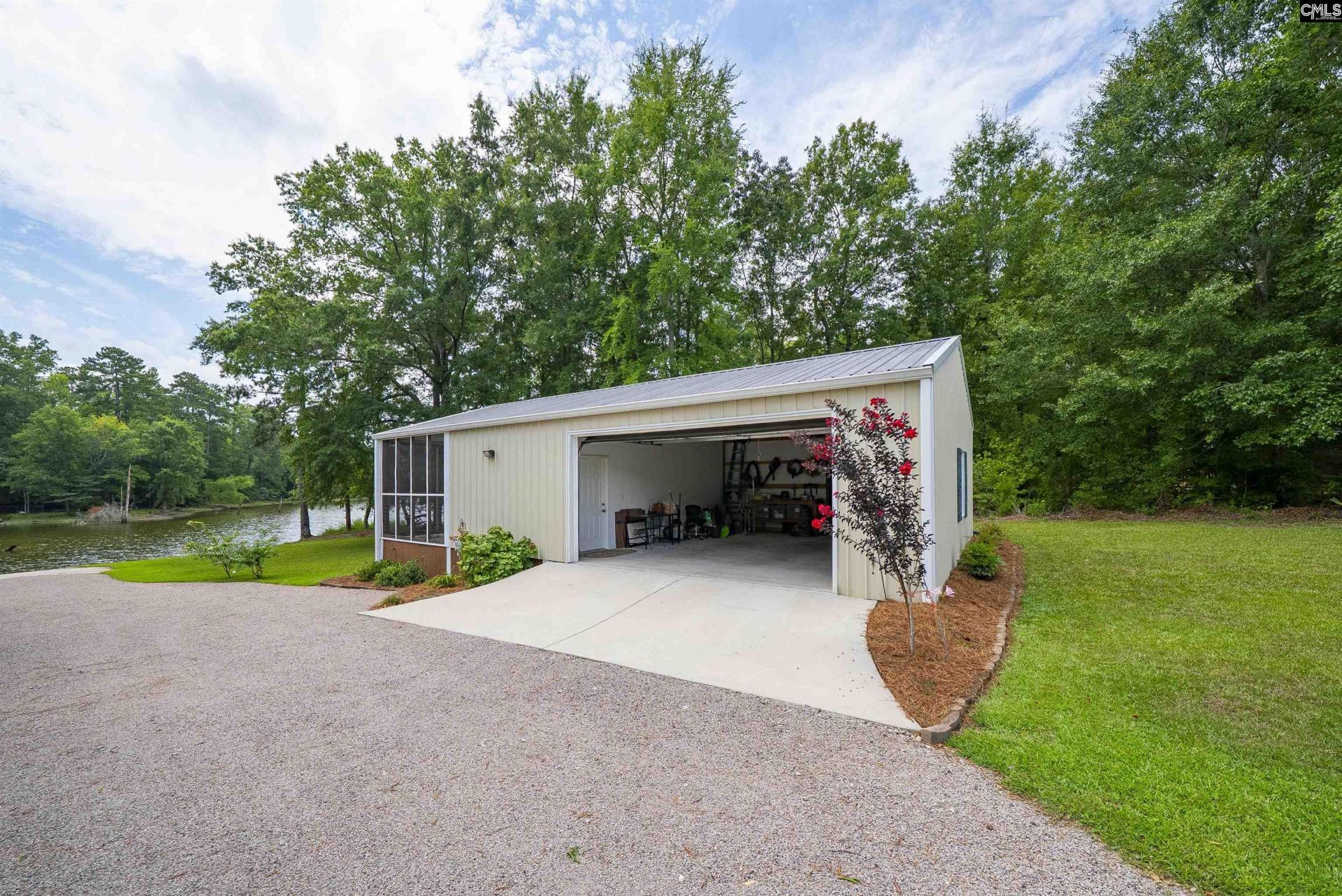 2068 Blacksgate E Photo 40