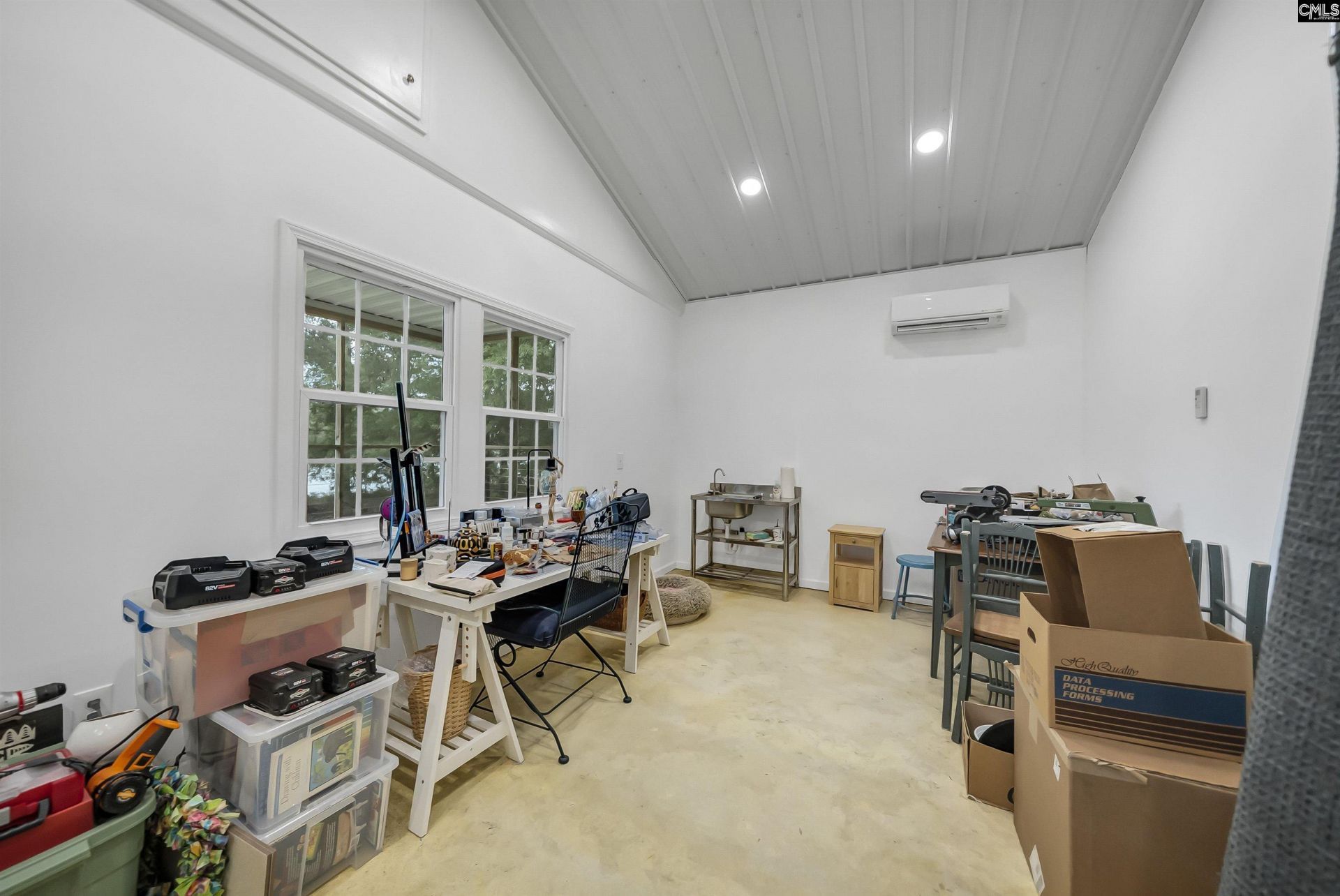 2068 Blacksgate E Photo 43