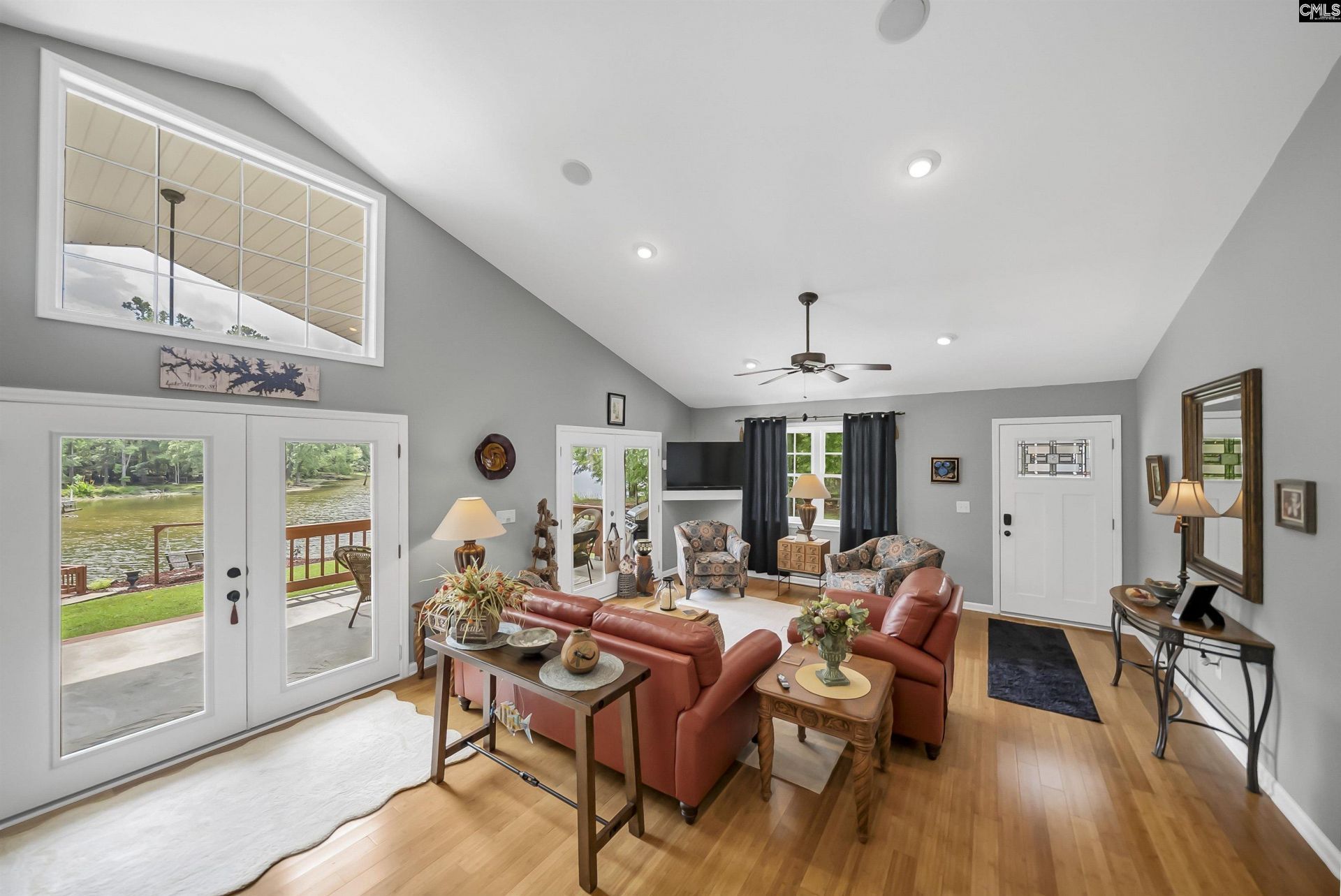 2068 Blacksgate E Photo 7