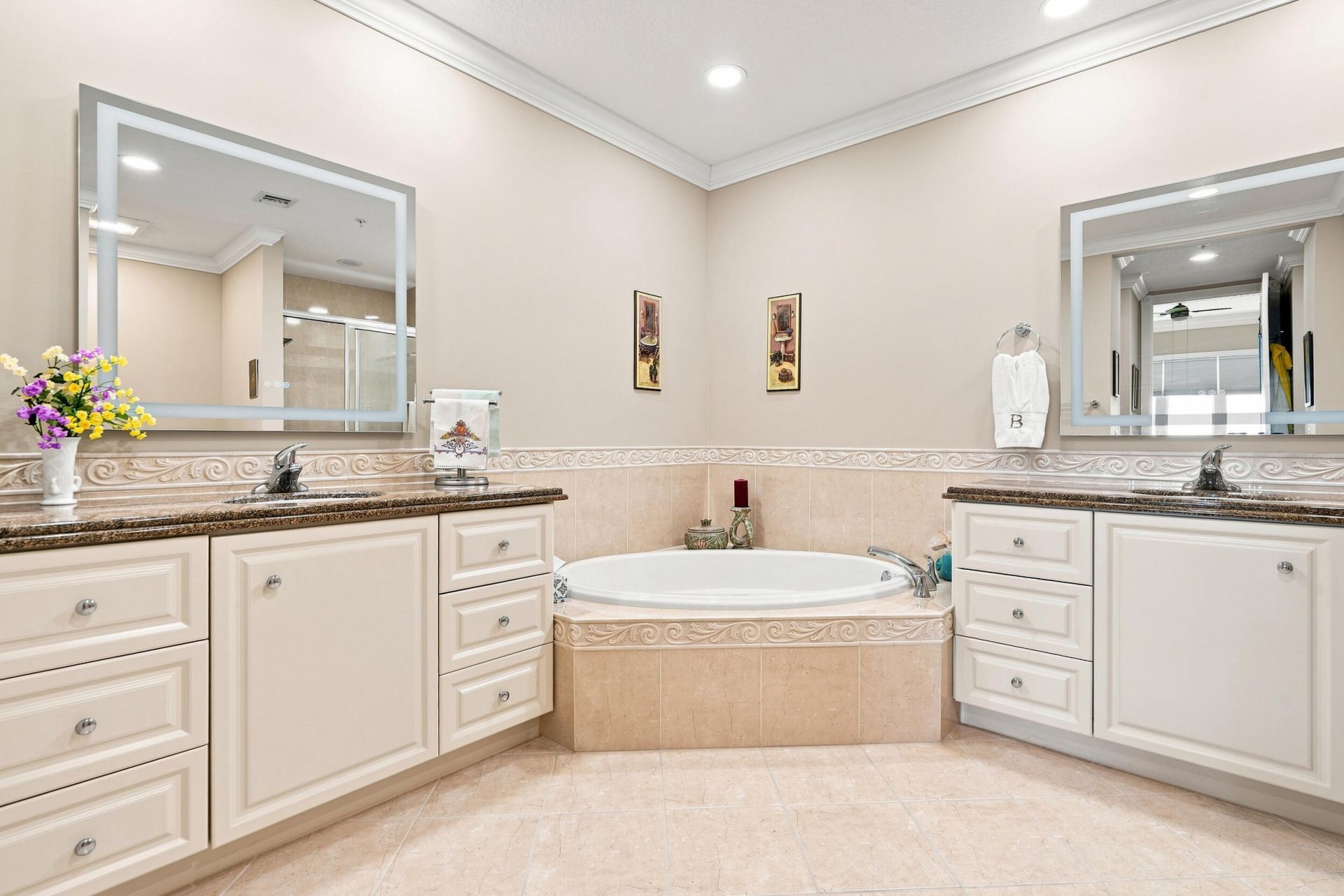 21 Harbour Isle Drive W, Unit 302, Fort Pierce, FL 34949 Photo