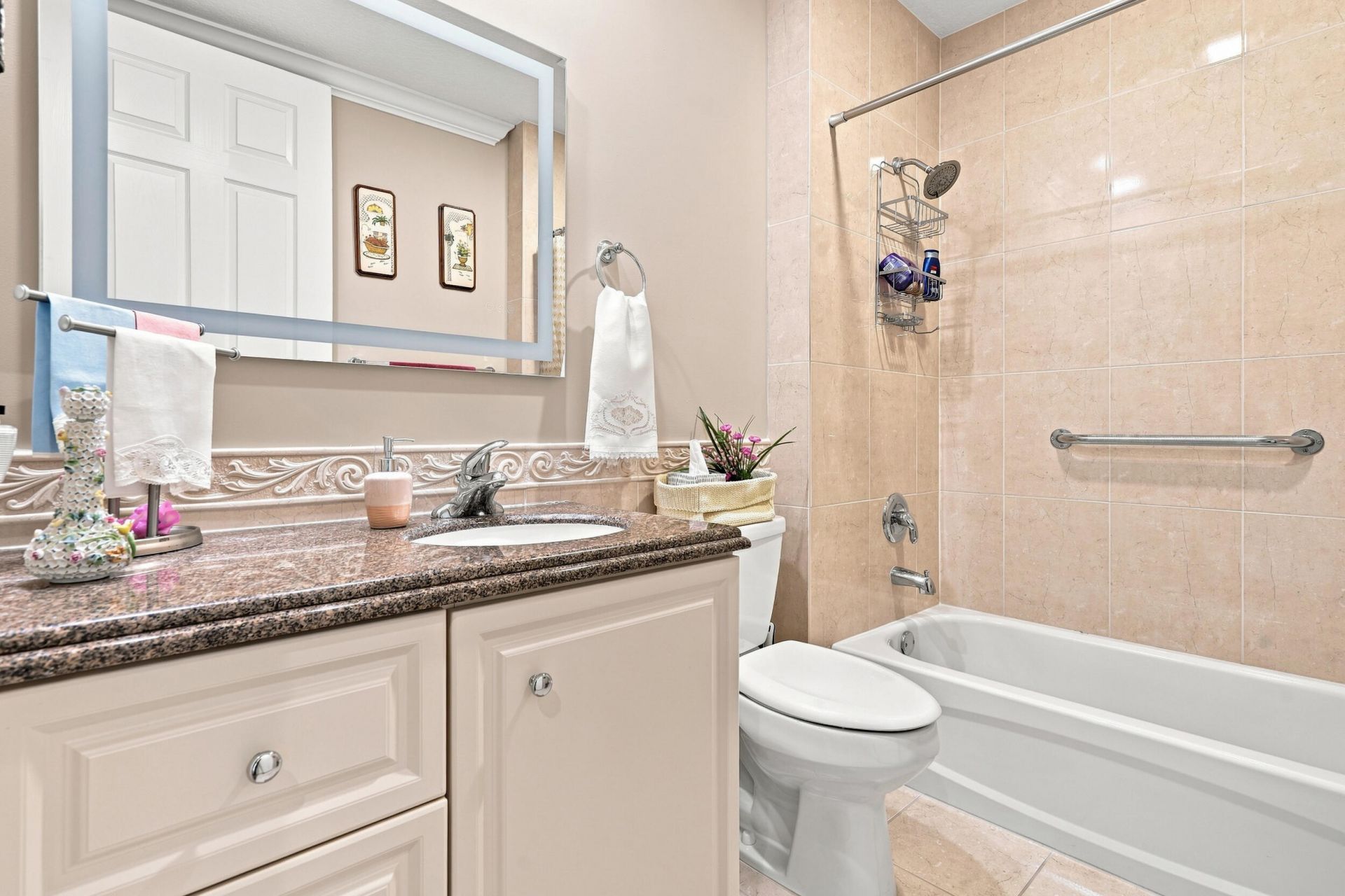 21 Harbour Isle Drive W, Unit 302, Fort Pierce, FL 34949 Photo