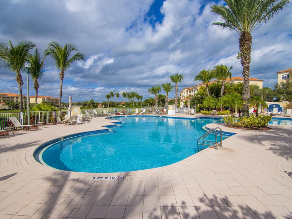 21 Harbour Isle Drive W, Unit 302, Fort Pierce, FL 34949 Photo