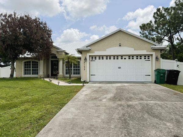 2133 SW LARCHMONT Lane, Port St. Lucie, FL 34984