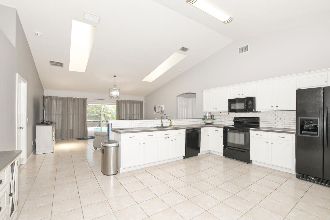 2133 SW Larchmont Lane, Port Saint Lucie, FL 34984 Photo