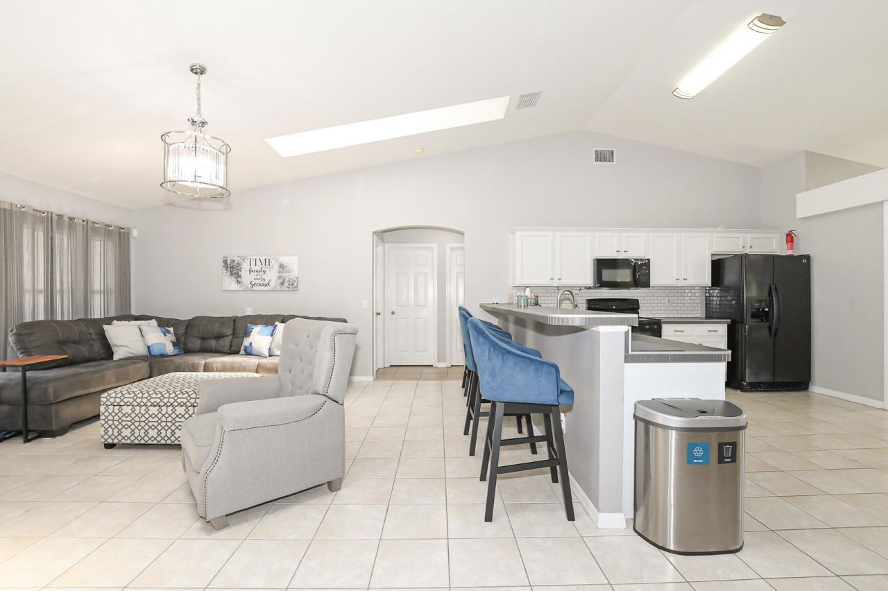 2133 SW Larchmont Lane, Port Saint Lucie, FL 34984 Photo