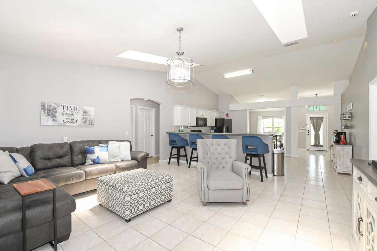 2133 SW Larchmont Lane, Port Saint Lucie, FL 34984 Photo