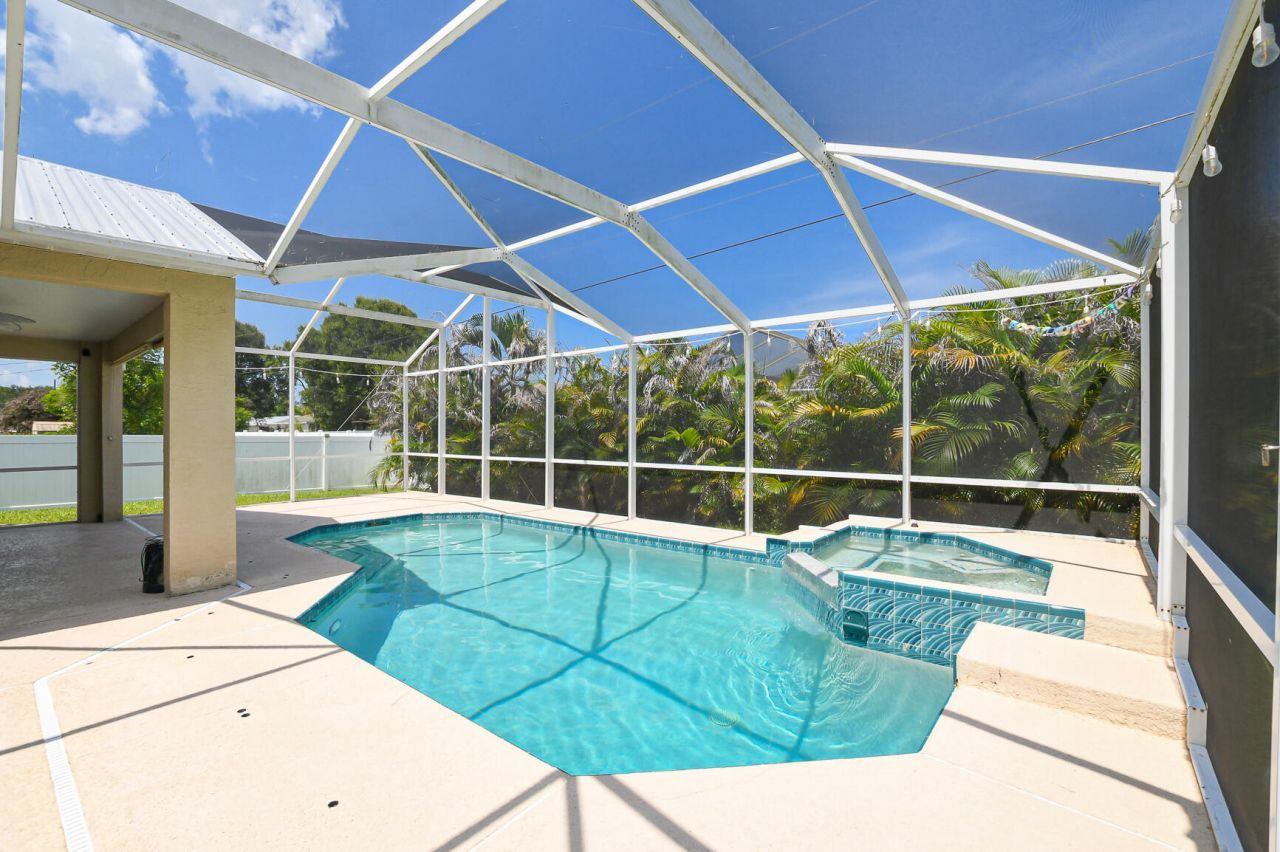 2133 SW Larchmont Lane, Port Saint Lucie, FL 34984 Photo