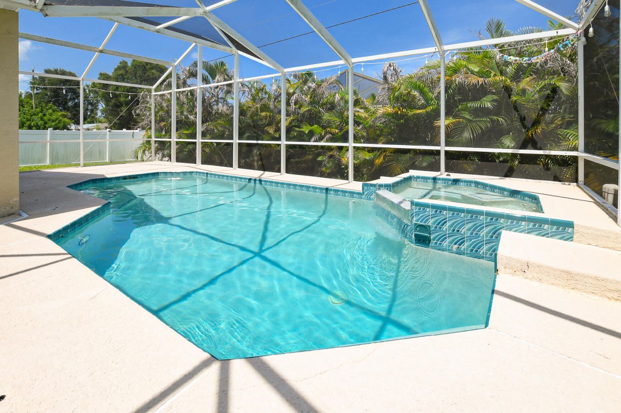 2133 SW Larchmont Lane, Port Saint Lucie, FL 34984 Photo