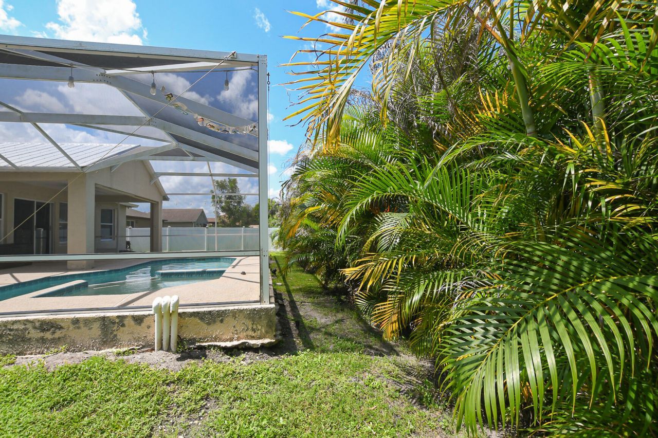 2133 SW Larchmont Lane, Port Saint Lucie, FL 34984 Photo