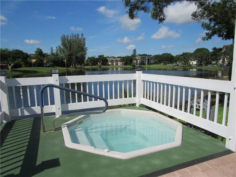 3740 Inverrary Drive, Unit 1E, Lauderhill, FL 33319 Photo