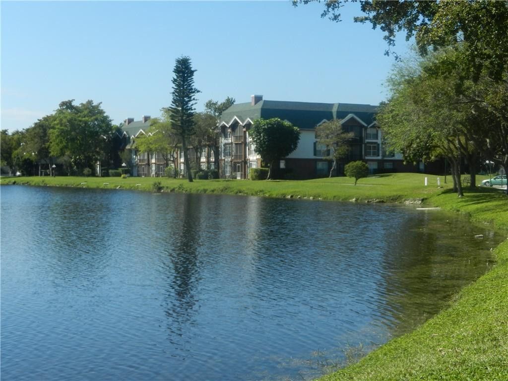 3740 Inverrary Drive, Unit 1E, Lauderhill, FL 33319 Photo