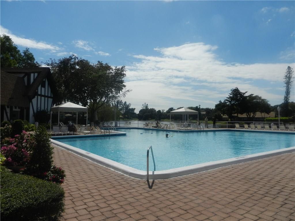 3740 Inverrary Drive, Unit 1E, Lauderhill, FL 33319 Photo