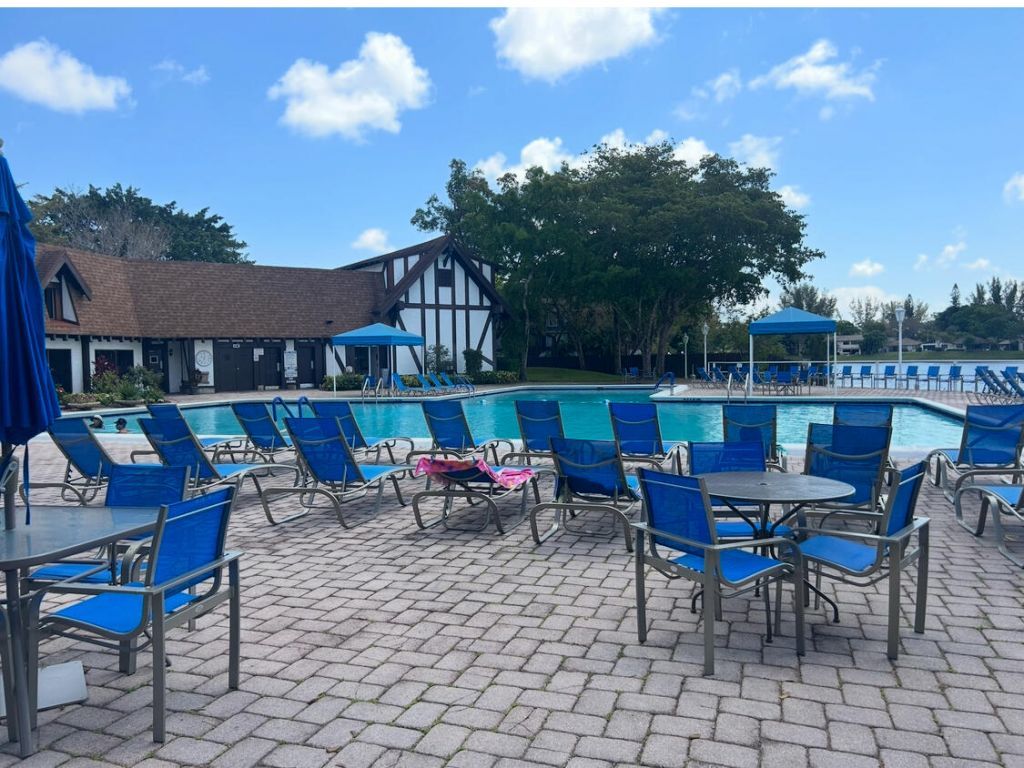 3740 Inverrary Drive, Unit 1E, Lauderhill, FL 33319 Photo