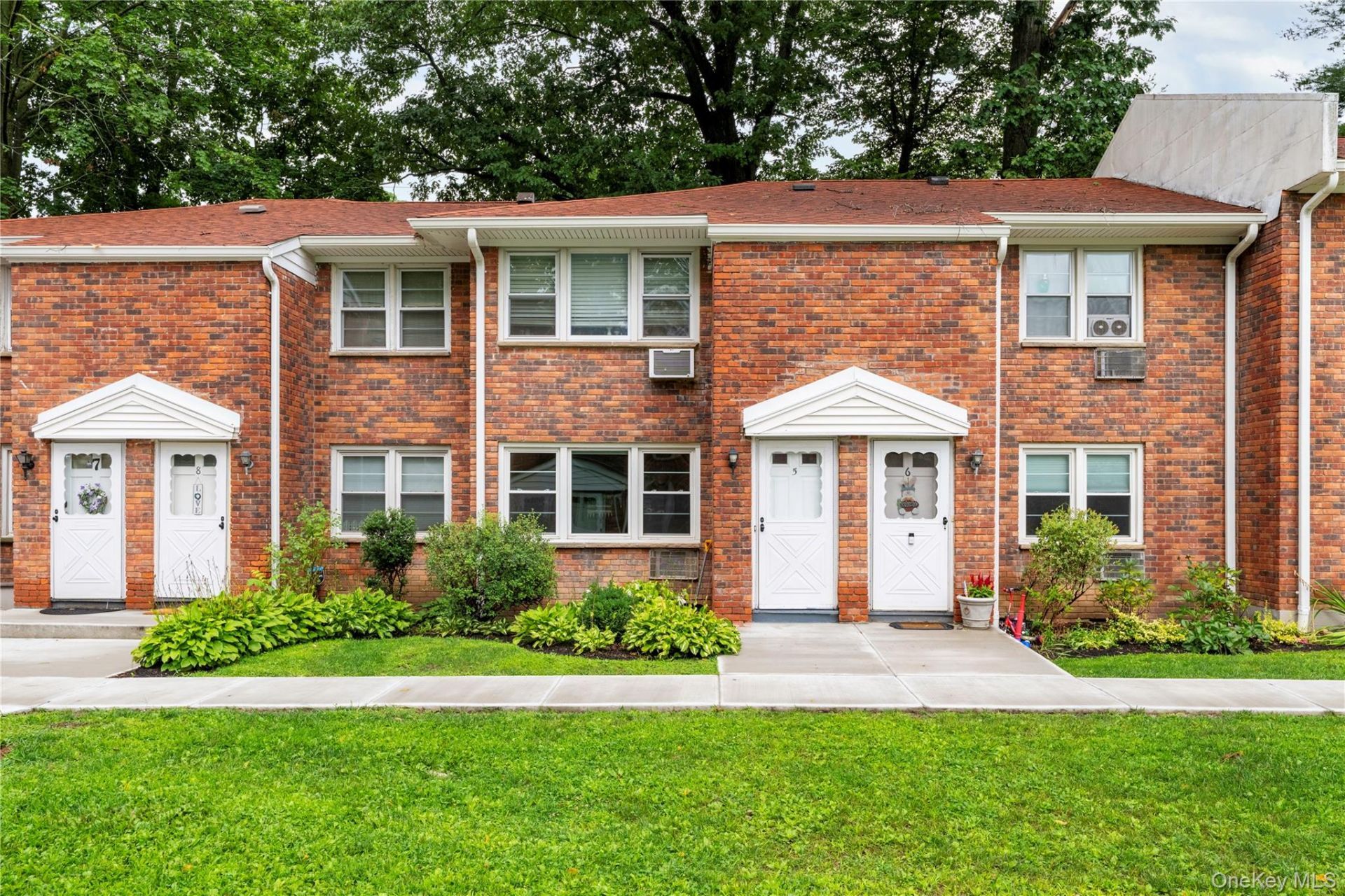 2710 South Road, Unit B5, Poughkeepsie, NY 12601 Main Photo