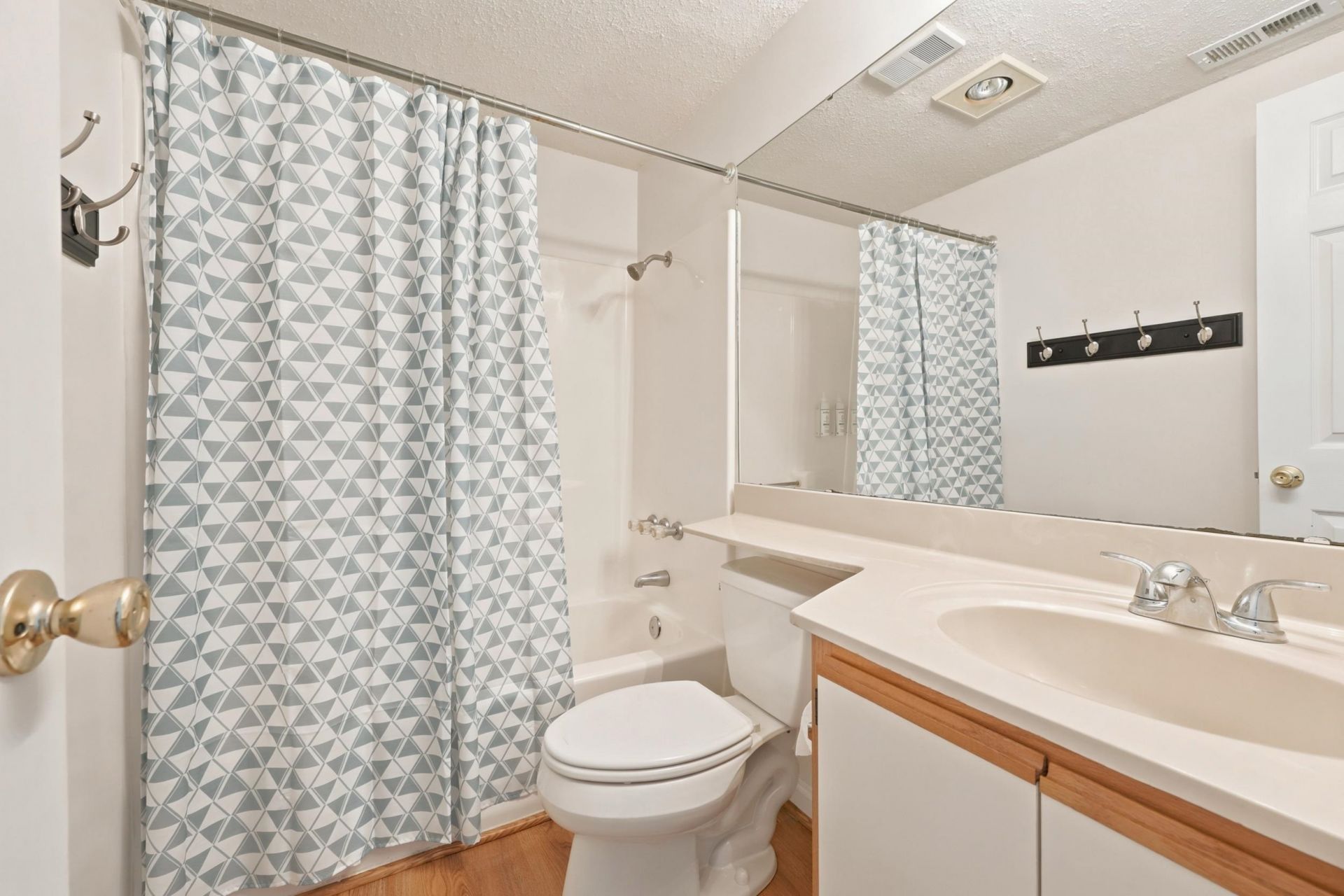 5600 N Ocean Blvd. Photo 16