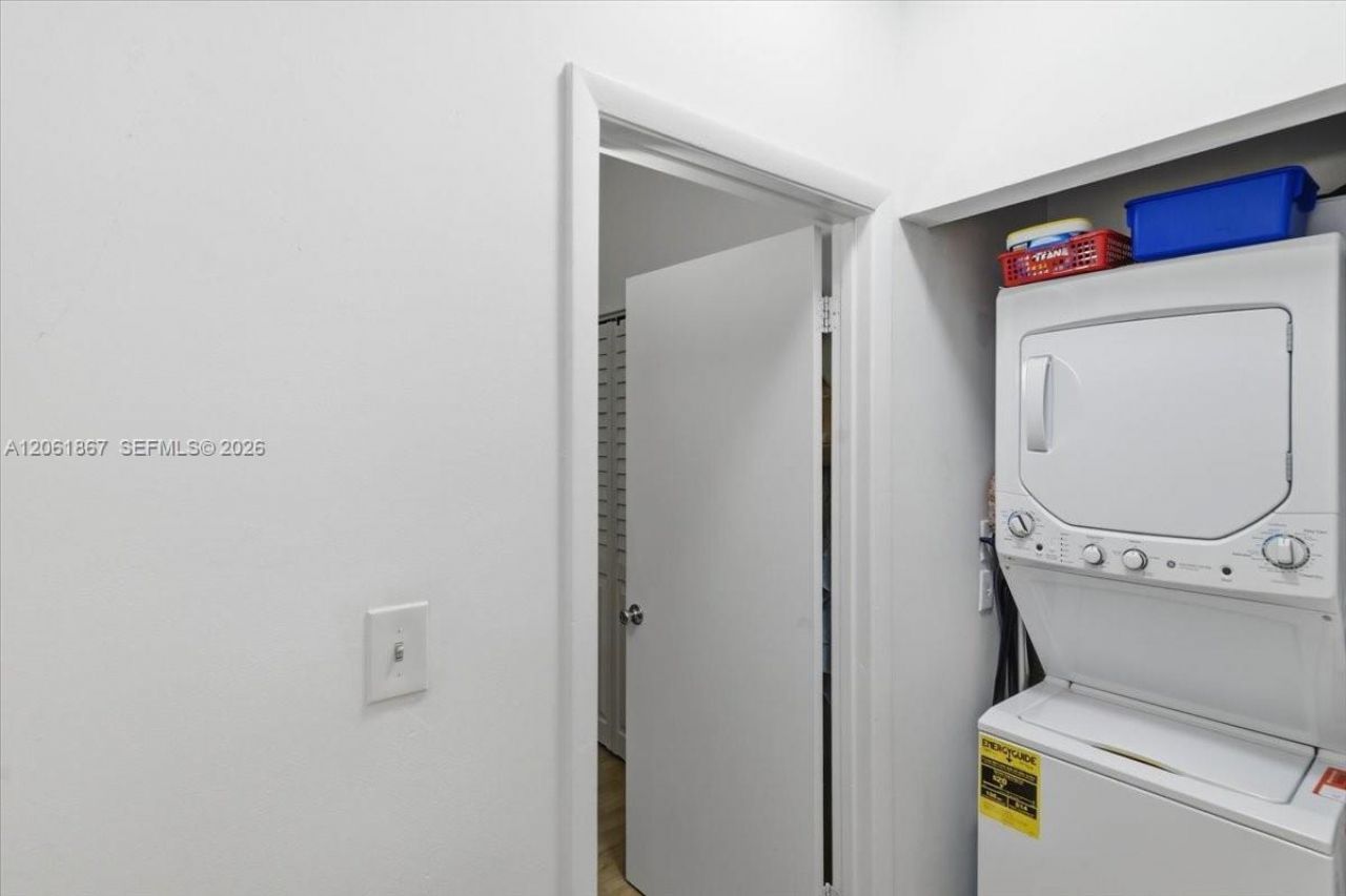 2121 NW 96th Ter, Unit 14D, Pembroke Pines, FL 33024 Photo