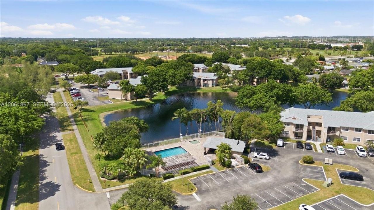 2121 NW 96th Ter, Unit 14D, Pembroke Pines, FL 33024 Photo