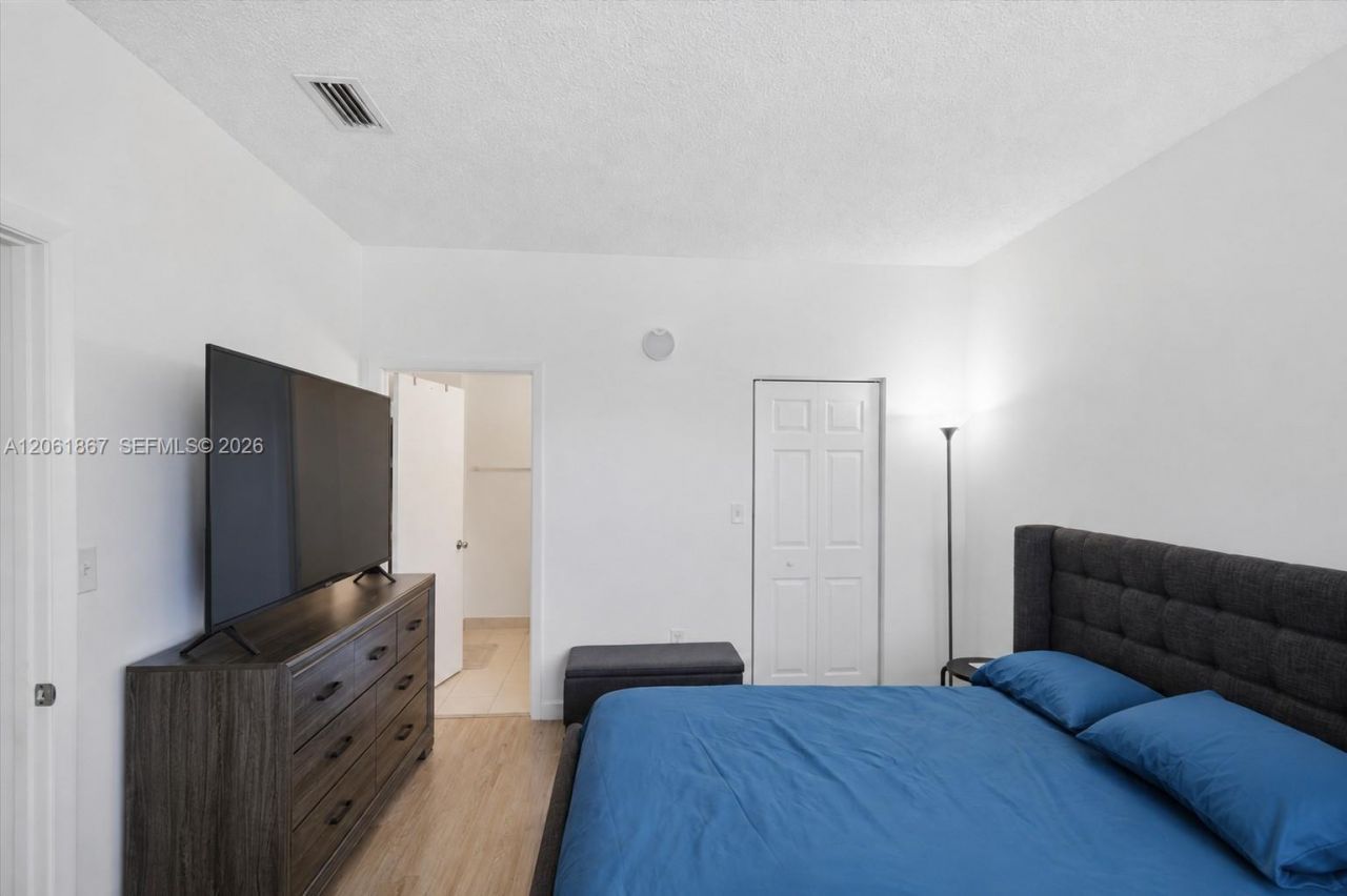 2121 NW 96th Ter, Unit 14D, Pembroke Pines, FL 33024 Photo