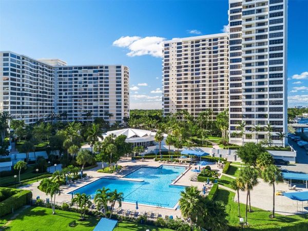 2500 Parkview Dr, Unit 1117, Hallandale Beach, FL 33009