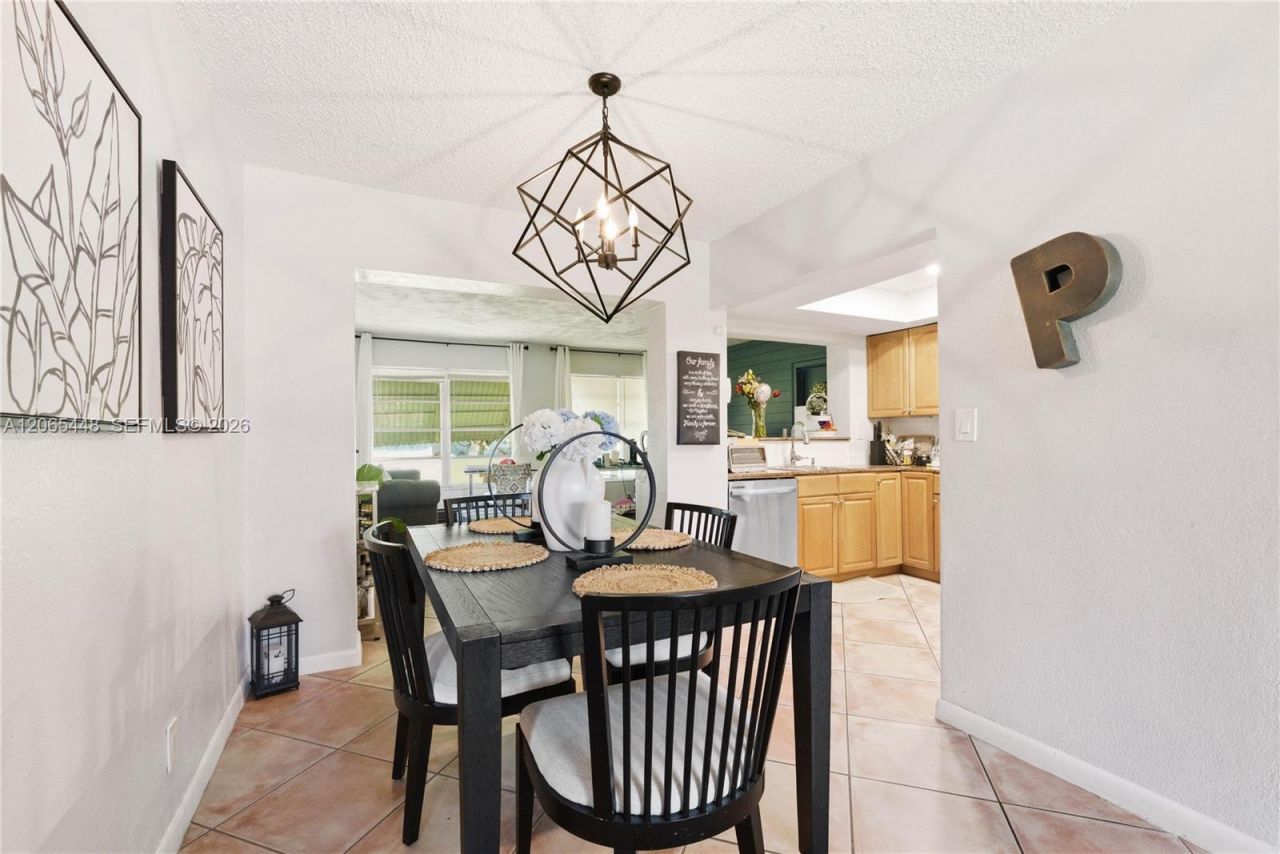 4916 NW 55th Ct , Tamarac, FL 33319 Photo