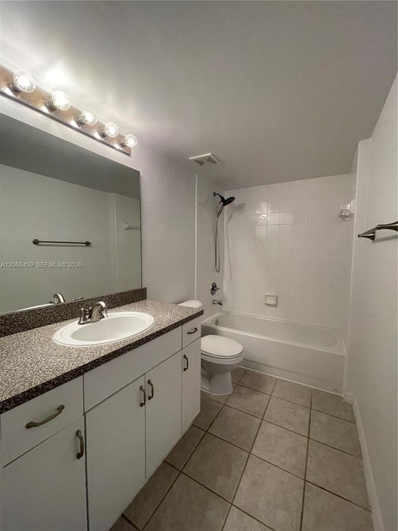 5025 Wiles Rd, Unit 303, Coconut Creek, FL 33073 Photo