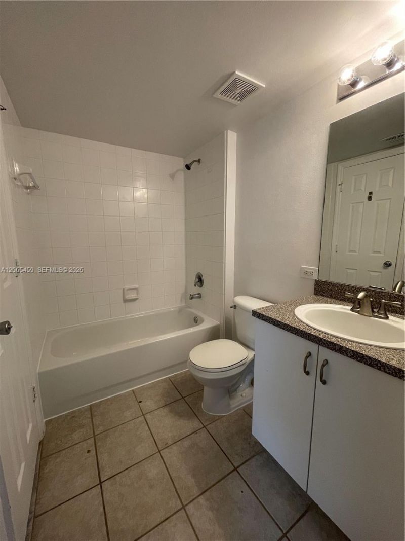 5025 Wiles Rd, Unit 303, Coconut Creek, FL 33073 Photo