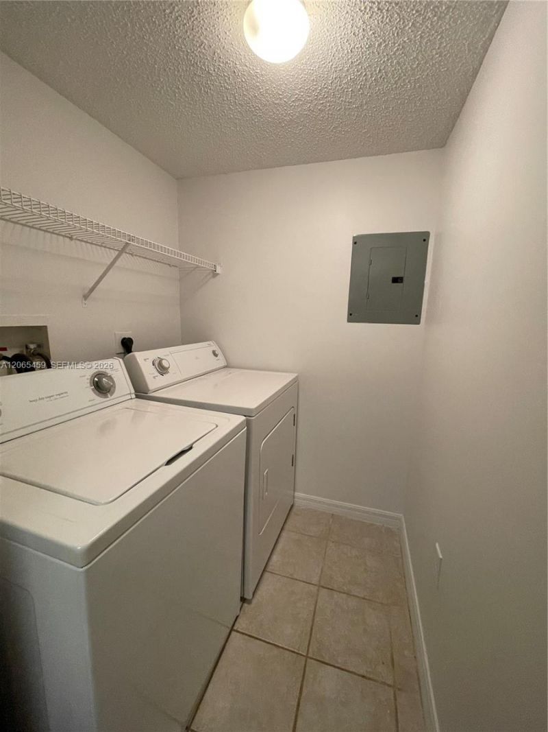 5025 Wiles Rd, Unit 303, Coconut Creek, FL 33073 Photo
