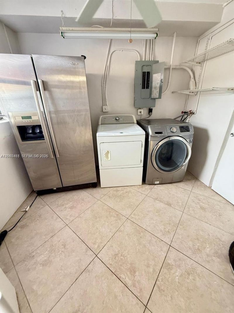 2240 N 57th Way, Hollywood, FL 33021 Photo