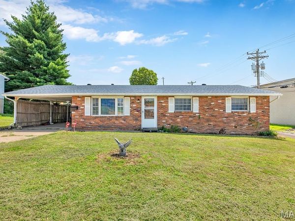 160 Harnett Avenue , Wood River, IL 62095