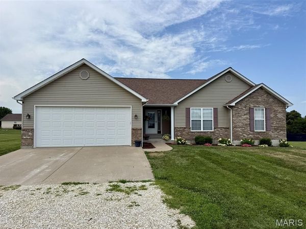 14878 Pike 343 , Bowling Green, MO 63334