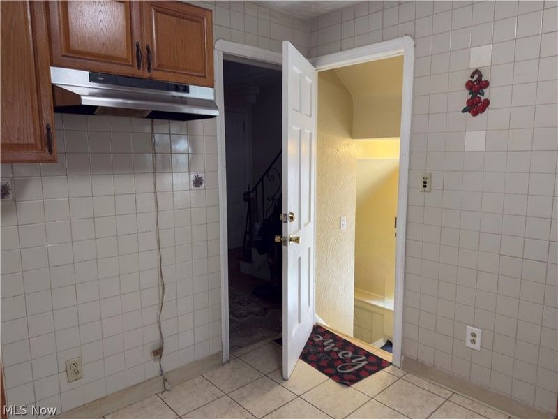 16803 Eldamere , Cleveland, OH 44128 Photo 7