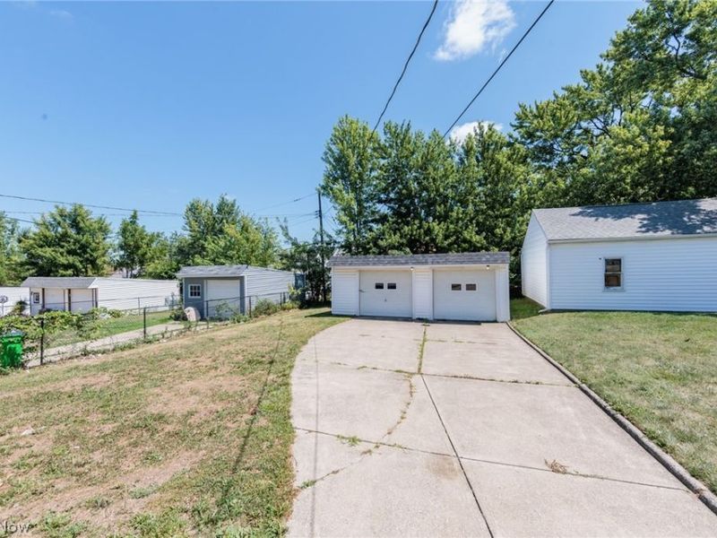 5239 E 115th Street, Garfield Heights, OH 44125 Photo 3