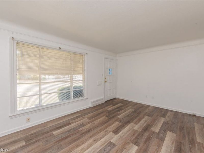 5239 E 115th Street, Garfield Heights, OH 44125 Photo 8
