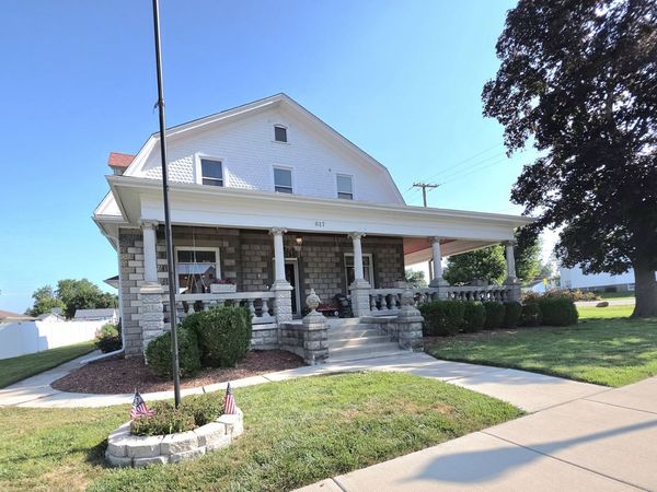 617 Penfield Street , Beecher, IL 60401