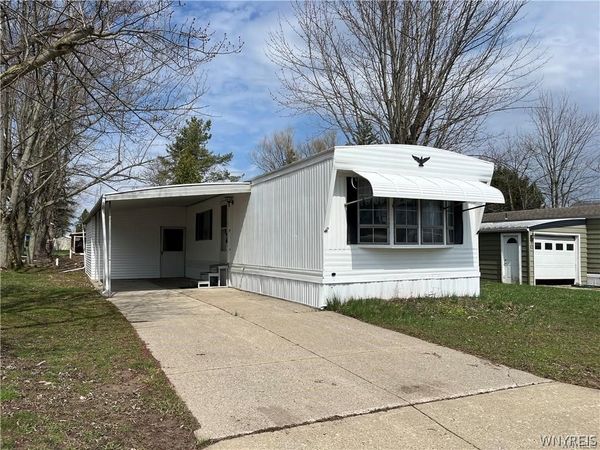 35 Holly Street , Akron, NY 14001