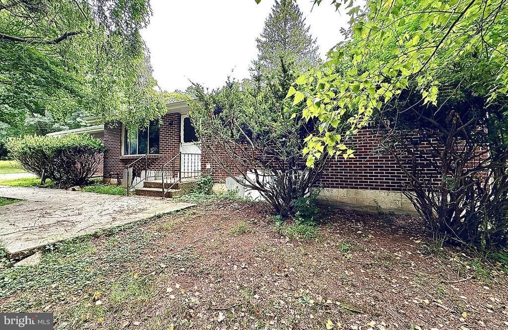 420 CHAPEL HILL ROAD , SINKING SPRING, PA 19608
