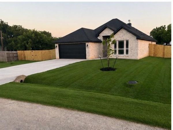 103 Virginia Drive, Palmer, TX 75152