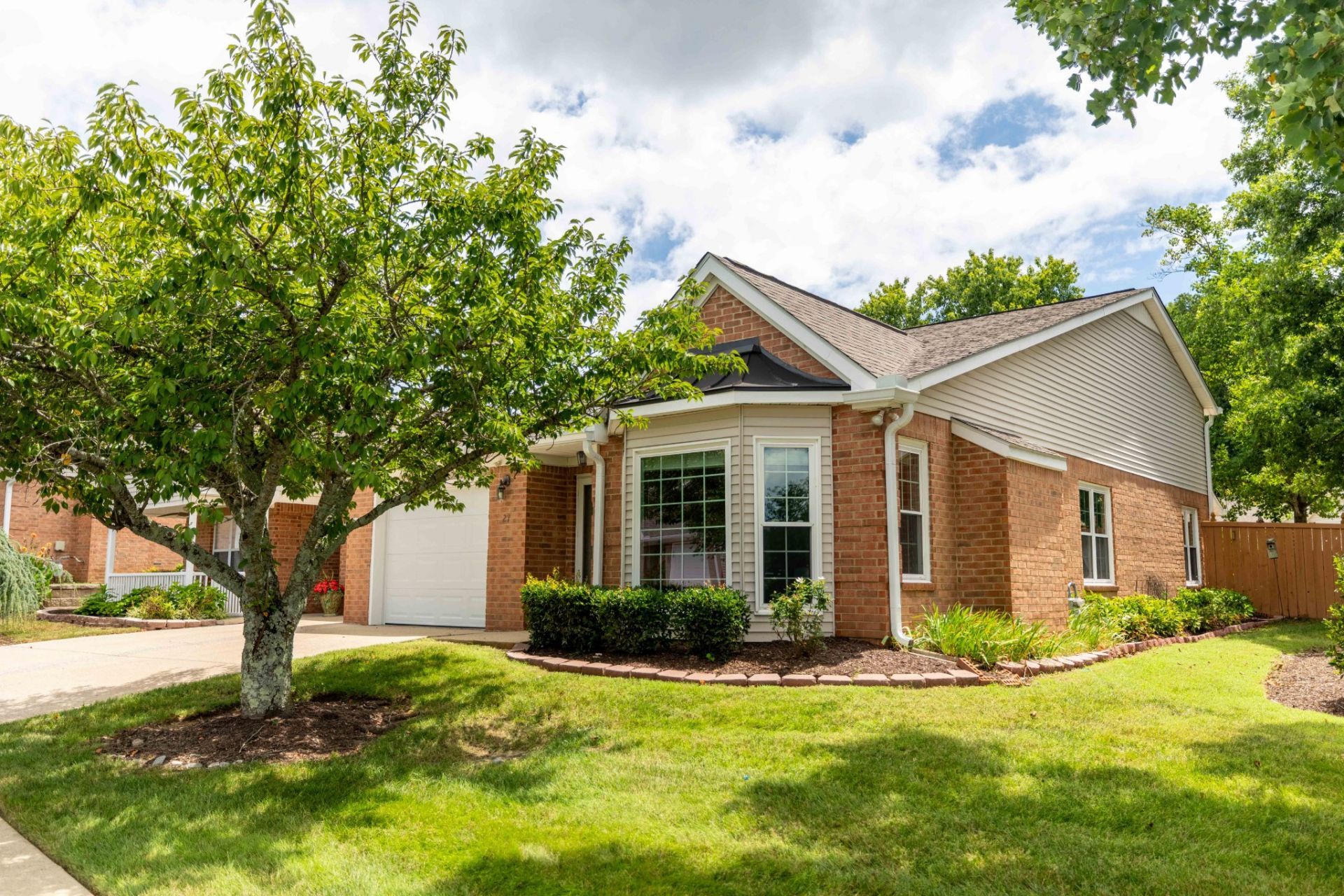 27 Holland Park Ln, Franklin, TN 37069 Main Photo