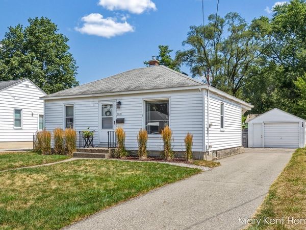 3216 SW Hillcroft Avenue SW, Wyoming, MI 49548