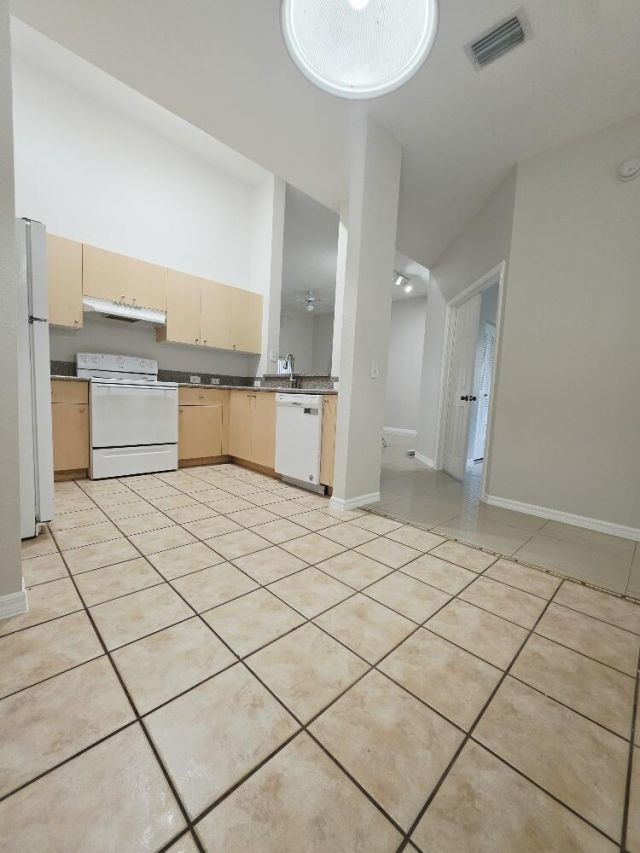 260 Crestwood Circle, Unit 102, Royal Palm Beach, FL 33411 Photo