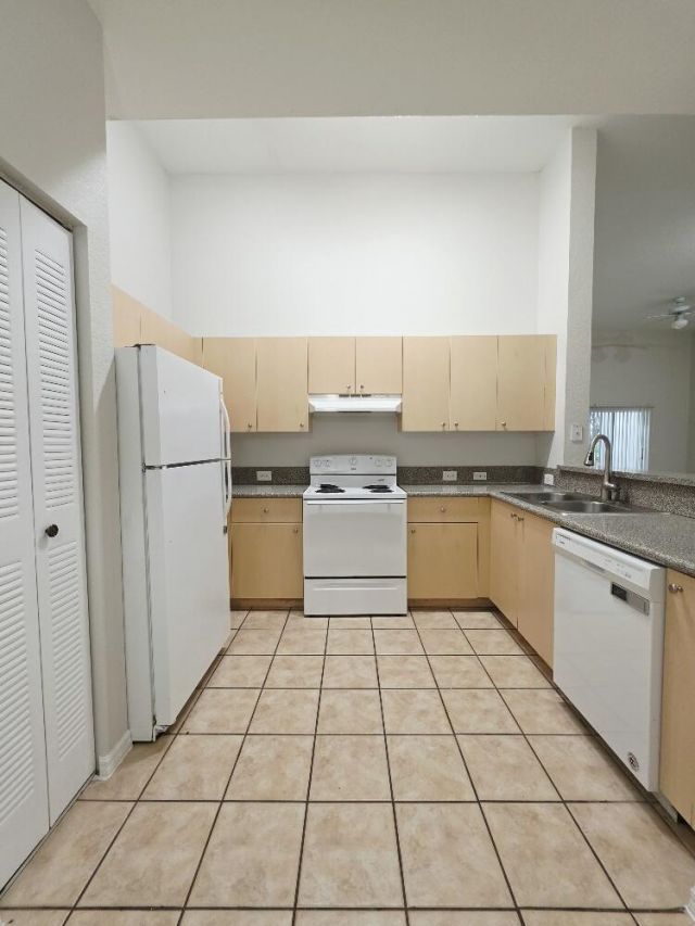 260 Crestwood Circle, Unit 102, Royal Palm Beach, FL 33411 Photo