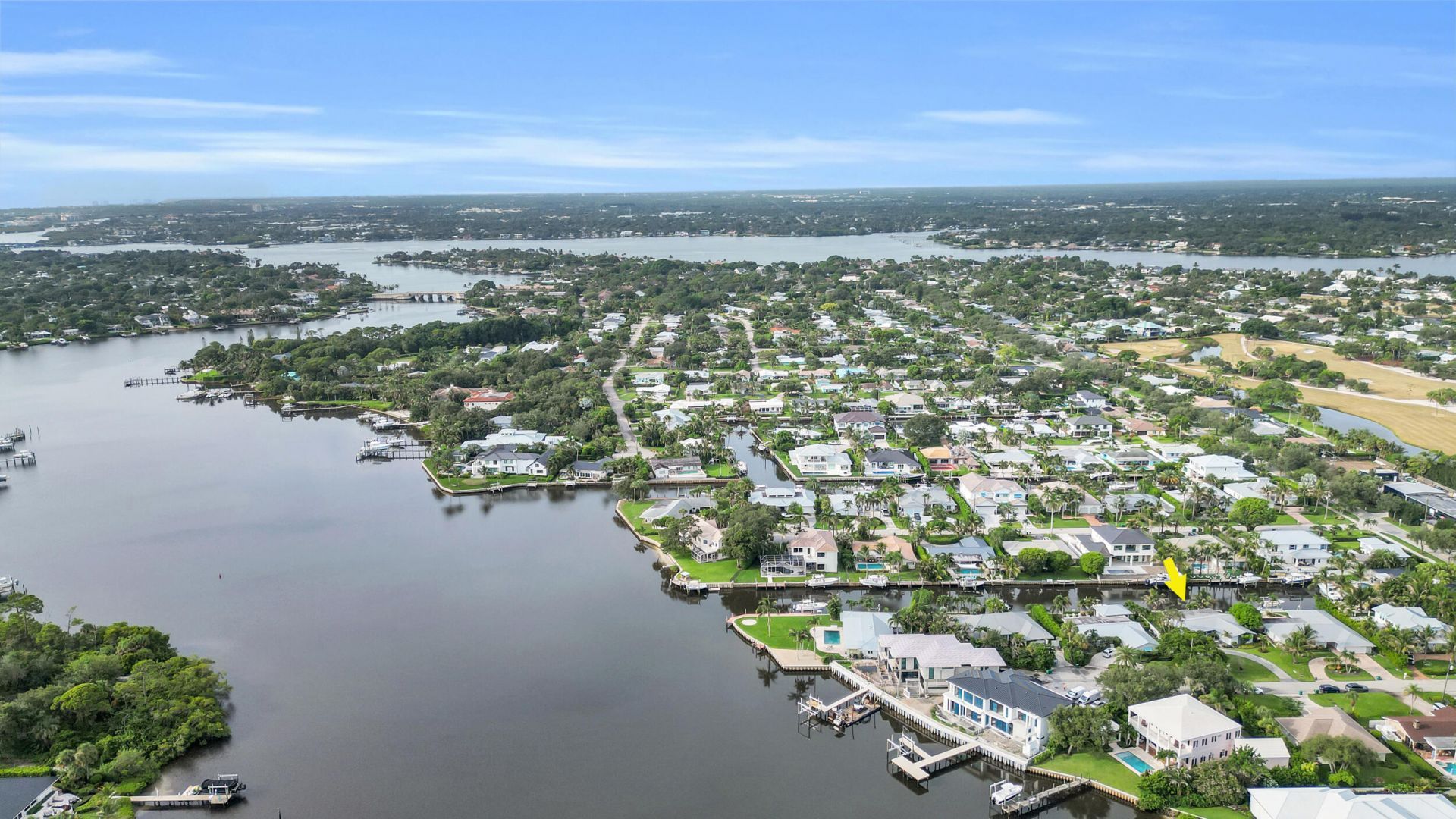 16 Country Club Circle, Tequesta, FL 33469 Photo
