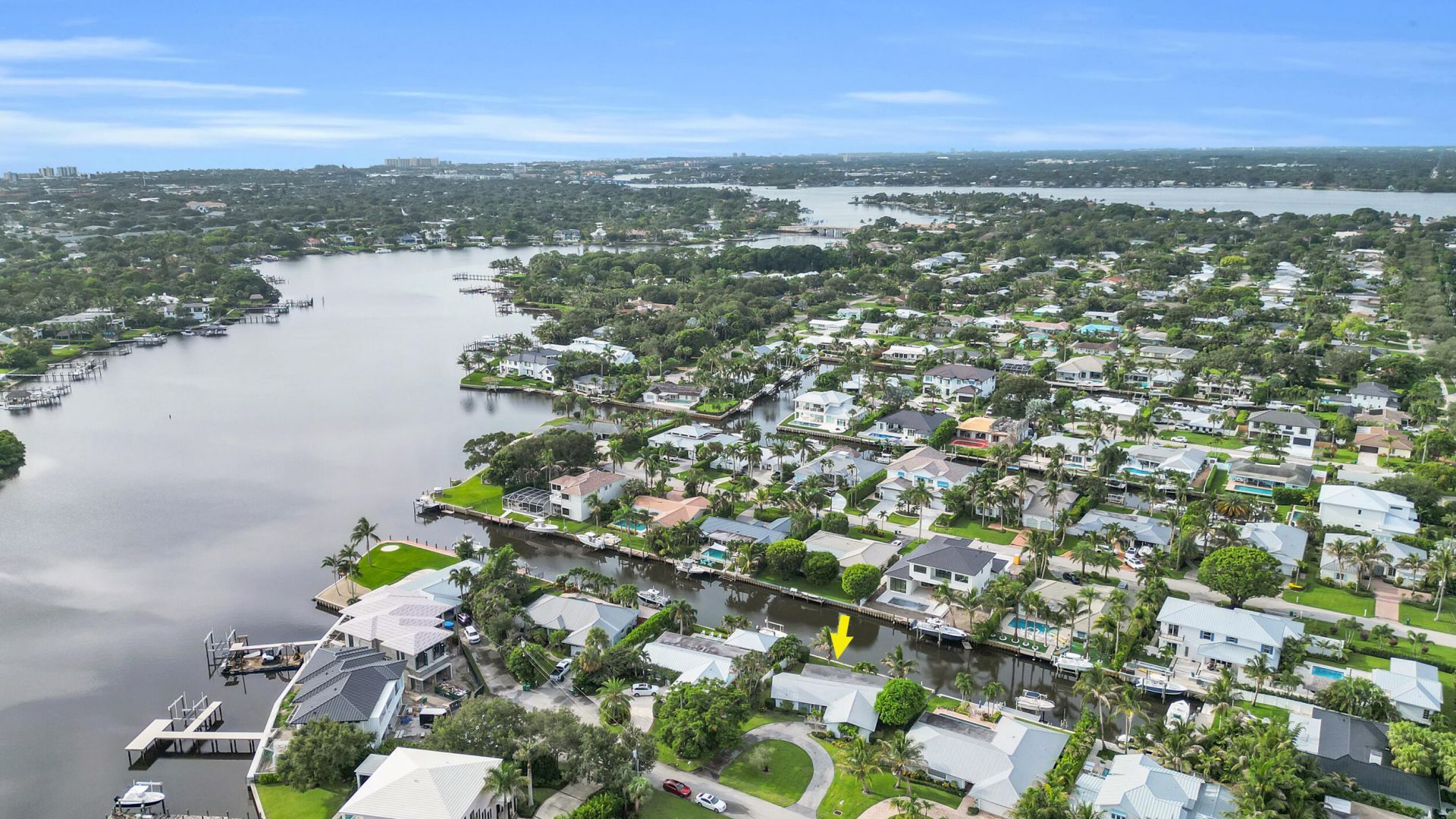 16 Country Club Circle, Tequesta, FL 33469 Photo