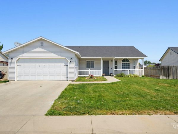 817 Settlers Dr, Caldwell, ID 83605