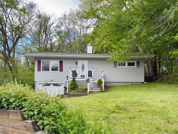 15 Forest Drive , Hyde Park, NY 12538
